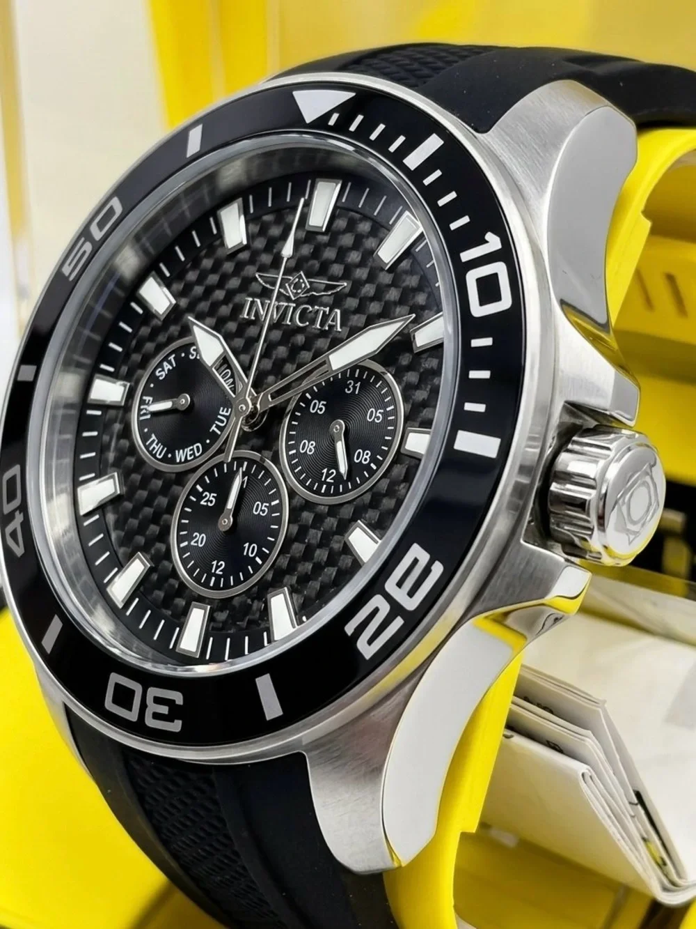 Invicta Pro Diver Impact 50MM 330FT Water Resistance Luxury Dive Watch!